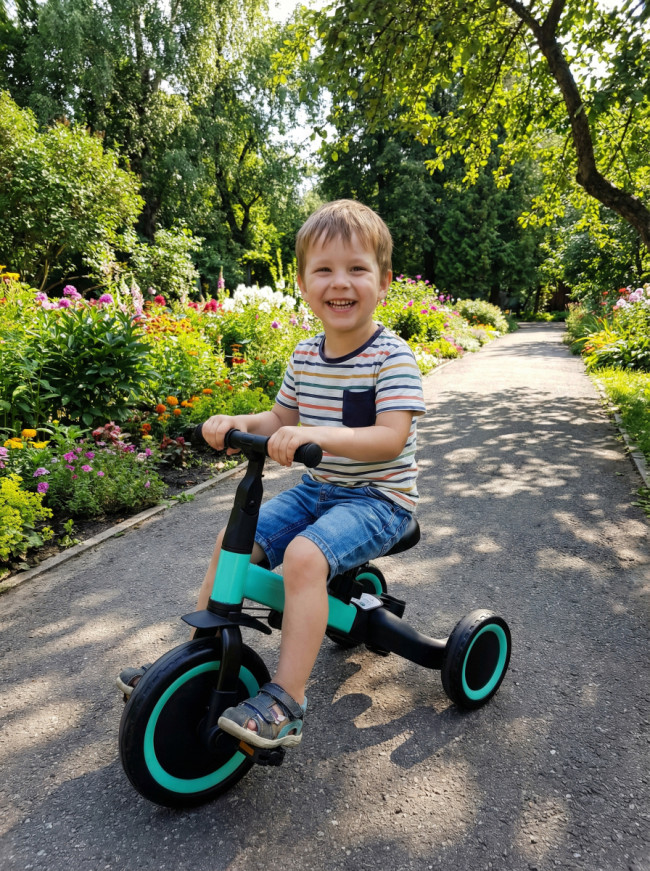 Детский беговел-велосипед 8в1 с крышей и ручкой, зеленый - TR008C-CYAN